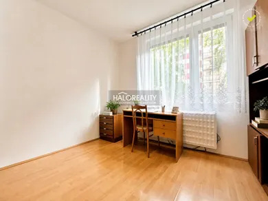 Na predaj 3-izbový byt, 64 m², Levice