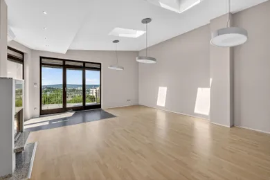 Na predaj 3-izbový byt, 132 m², Bratislava-Nové Mesto, Na Revíne
