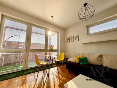 Na prenájom 1-izbový byt, 37 m², Senica, Jána Bežu