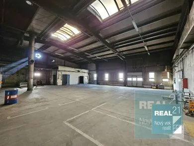 Na prenájom komerčné, 249 m², Považská Bystrica