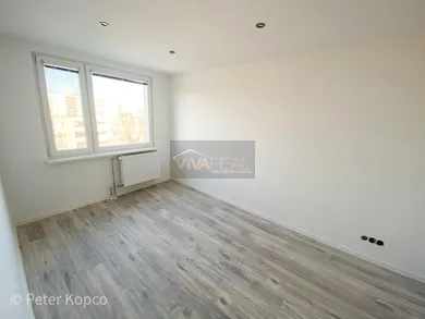 Na predaj 4-izbový byt, 73 m², Trnava, Ulica Šafárikova