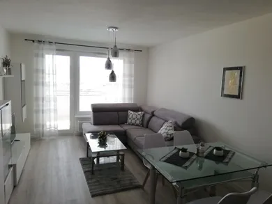 Na prenájom 2-izbový byt, 52 m², Trenčín, Na pažiti