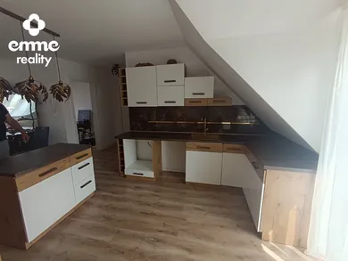 Na predaj 3-izbový byt, 71 m², Tomášikovo