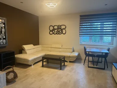 Mieszkania na wynajem, 3-pokojowe, Košice-Sever · €1200