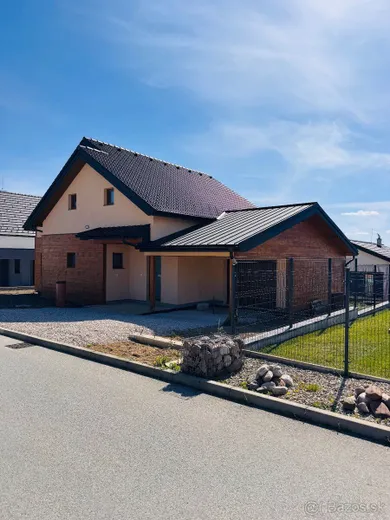 Domy na sprzedaż, Veľká Lomnica · €449 999