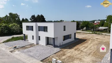 Na predaj 4-izbový dom, 128 m², Ivanka pri Dunaji, Jazerná