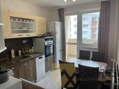 Na predaj 3-izbový byt, 70 m², Handlová, Mostná