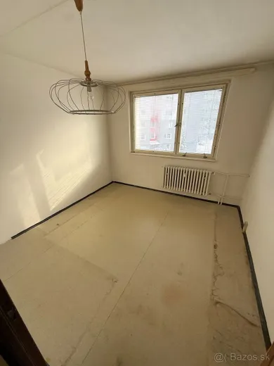 Na predaj 4-izbový byt, 83 m², Prakovce