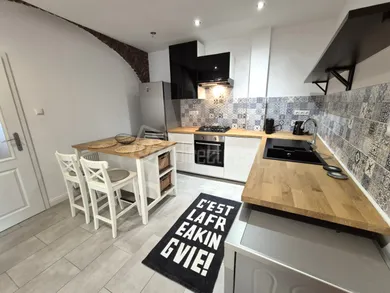 Na predaj 2-izbový byt, 94 m², Bratislava-Staré Mesto