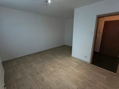 Na prenájom 1-izbový byt, 27 m², Martin, Košútska