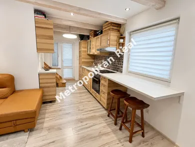 Na predaj 3-izbový byt, 82 m², Bratislava-Ružinov, Hrachová