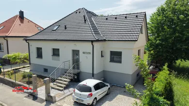 Domy na sprzedaż, 5-pokojowe, Trenčín · €498 000