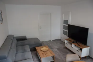 Na prenájom 3-izbový byt, 69 m², Bratislava-Ružinov, Exnárova