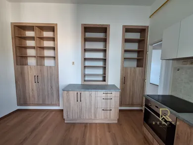 Na prenájom 4-izbový byt, 164 m², Žilina, Námestie Andreja Hlinku