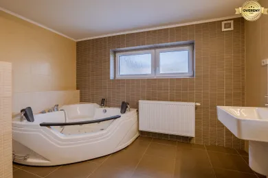 Na prenájom dom v Bratislava-Nové Mesto · €2 800 · Dokončené