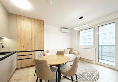 Na prenájom 2-izbový byt, 55 m², Bratislava-Ružinov, Ivanska cesta