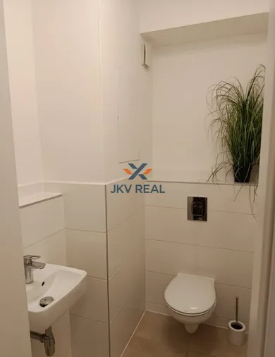 Na prenájom 2-izbový byt, 55 m², Trenčín, Na Pažiti