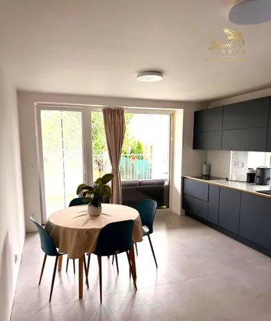 Byty na prenájom 3-izbový, Bratislava-Vrakuňa · €1 000