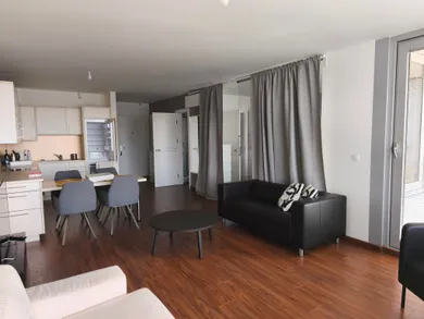 Mieszkania na wynajem, 2-pokojowe, Bratislava-Nové Mesto · €920