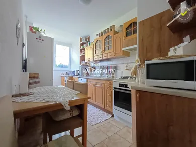 Apartments for sale, 3-room in Handlová · €77,900