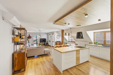 Na predaj 4-izbový byt, 80 m², Trnava, Trnava / Kapitulská