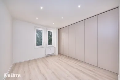 Na predaj 2-izbový byt, 47 m², Bratislava-Petržalka, Nobelovo nám.