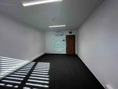 Na prenájom objekt, 20 m², Nové Zámky, F. Rákocziho