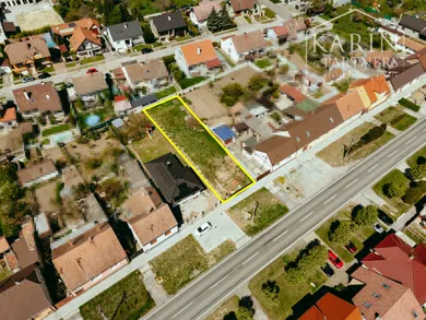 Na predaj pozemok, 697 m², Kopčany, Bratislavská