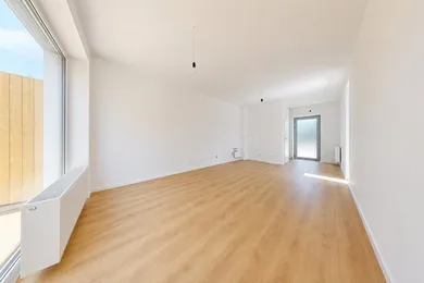 Na predaj 2-izbový byt, 60 m², Bratislava-Vrakuňa, Majerská