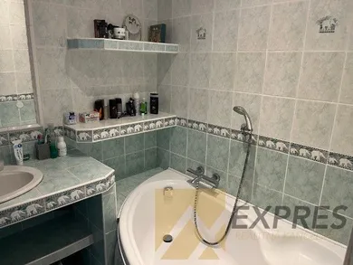 Na predaj 3-izbový byt, 70 m², Handlová, Mostná