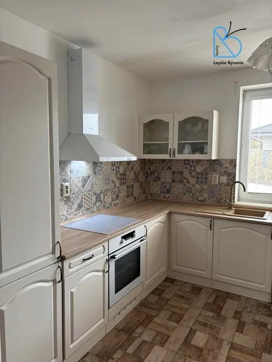 Na predaj dom, 270 m², Veľký Lapáš