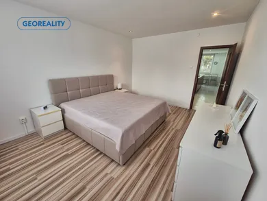 Na prenájom 2-izbový byt, 62 m², Levice, Na lúkach