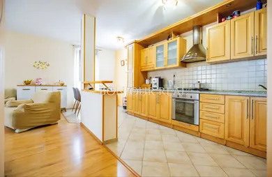 Квартиры на продажу, 4-комнатные, Trnava · €298 000