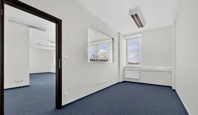 Na prenájom komerčné, 18 m², Bratislava-Ružinov, Pestovateľská