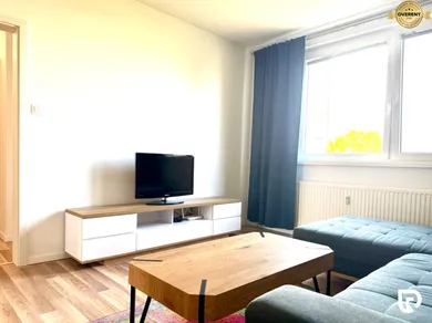 Na prenájom 2-izbový byt, 53 m², Trenčín, Lavičková