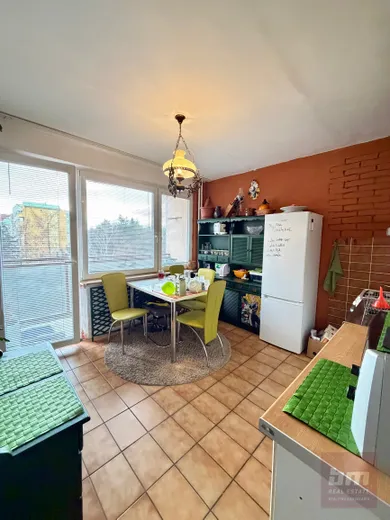 Na predaj 3-izbový byt, 76 m², Bratislava-Lamač, Heyrovského