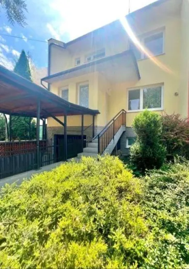 Domy na predaj 4-izbový, Komárno · €269 000