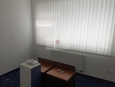 Na prenájom komerčné, 25 m², Bratislava-Nové Mesto, Pluhová