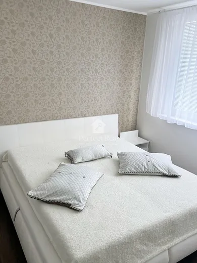 Na prenájom 3-izbový byt, 70 m², Bratislava-Petržalka, Mlynarovičova