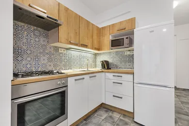 Na prenájom 2-izbový byt, 41 m², Bratislava-Staré Mesto