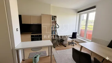 Mieszkania na sprzedaż, 3-pokojowe, Žilina · €190 000