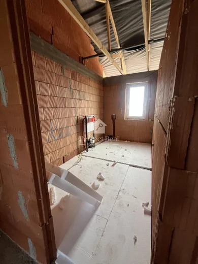 Na predaj 4-izbový byt, 117 m², Dolný Bar
