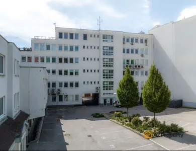 Na prenájom komerčné, 53 m², Bratislava-Staré Mesto, Panenská