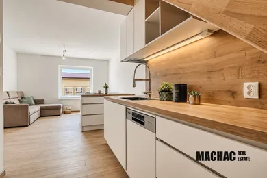 Na prenájom 3-izbový byt, 55 m², Čataj, Hlavná
