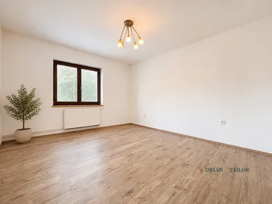 Na prenájom komerčné, 200 m², Bratislava-Nové Mesto, Stará Klenová