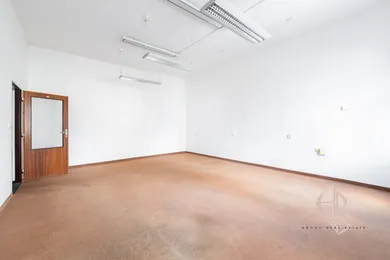 Na predaj objekt, 170 m², Banská Bystrica, Námestie Štefana Moyzesa