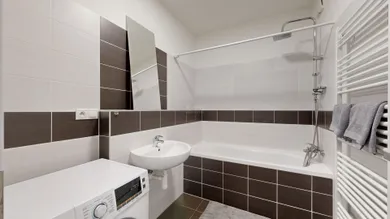 Na predaj 2-izbový byt, 64 m², Bratislava-Karlova Ves, Staré Grunty