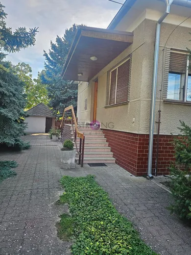Na predaj 4-izbový dom, 120 m², Vrakúň