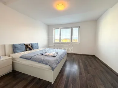 Na predaj 3-izbový byt, 69 m², Prievidza