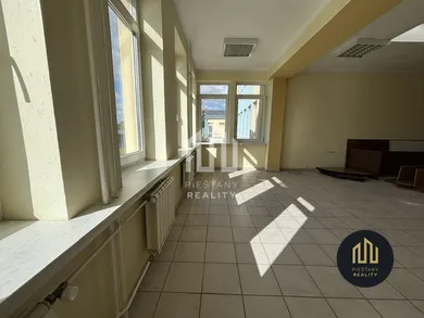 Na prenájom objekt, 200 m², Piešťany